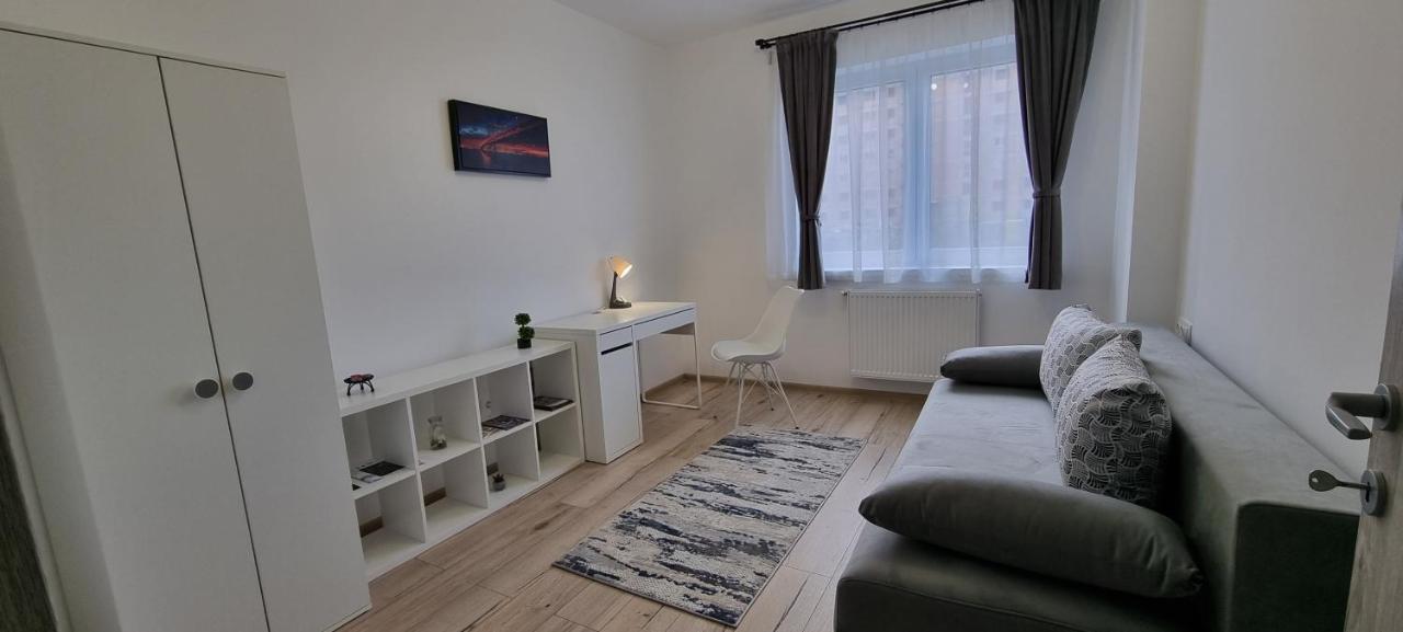 Ap Moden 3 Appartement Braşov Buitenkant foto