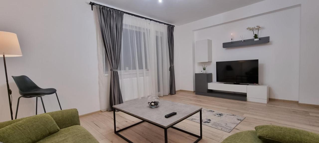 Ap Moden 3 Appartement Braşov Buitenkant foto